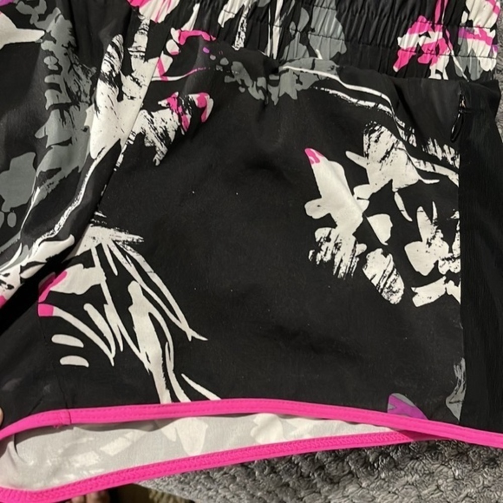 Fabletics Fallon Compression Lined Performance Sh… - image 4